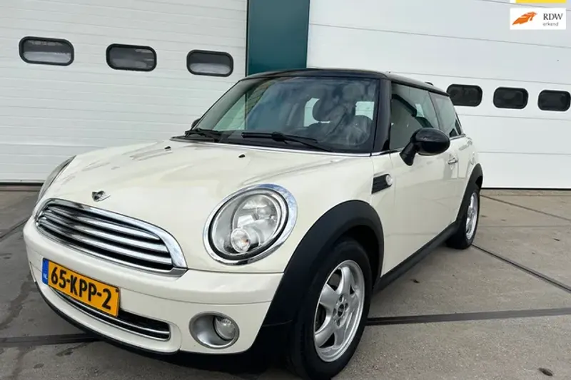 MINI Cooper (2010)