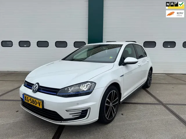 Volkswagen Golf (2016) — foto 1