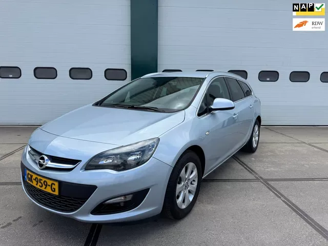 Opel Astra (2015) — foto 1
