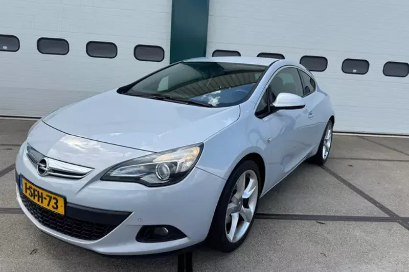 Opel Astra (2013)