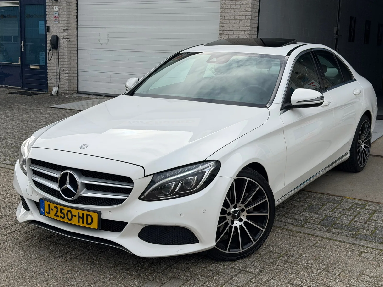 Mercedes-Benz C-Klasse (2015) — foto 1