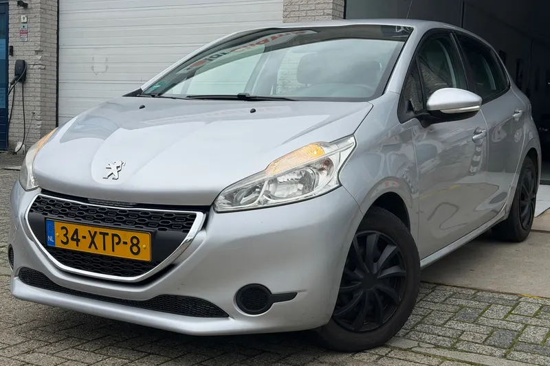 Peugeot 208 (2012)