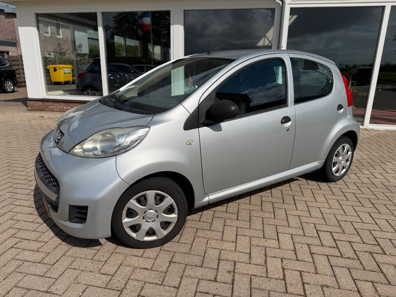 Peugeot 107 (2010) — foto 1