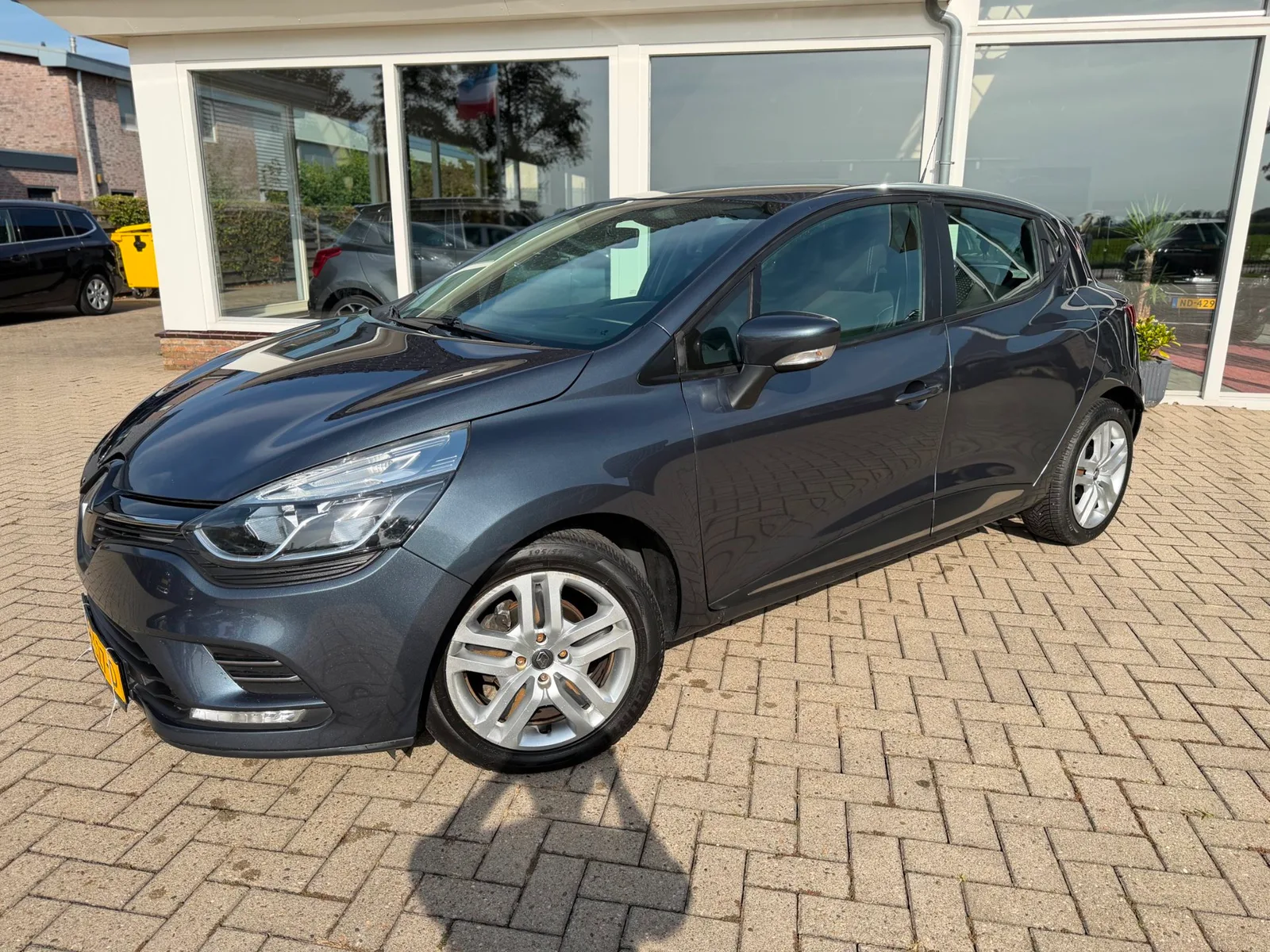 Renault Clio (2018) — foto 1