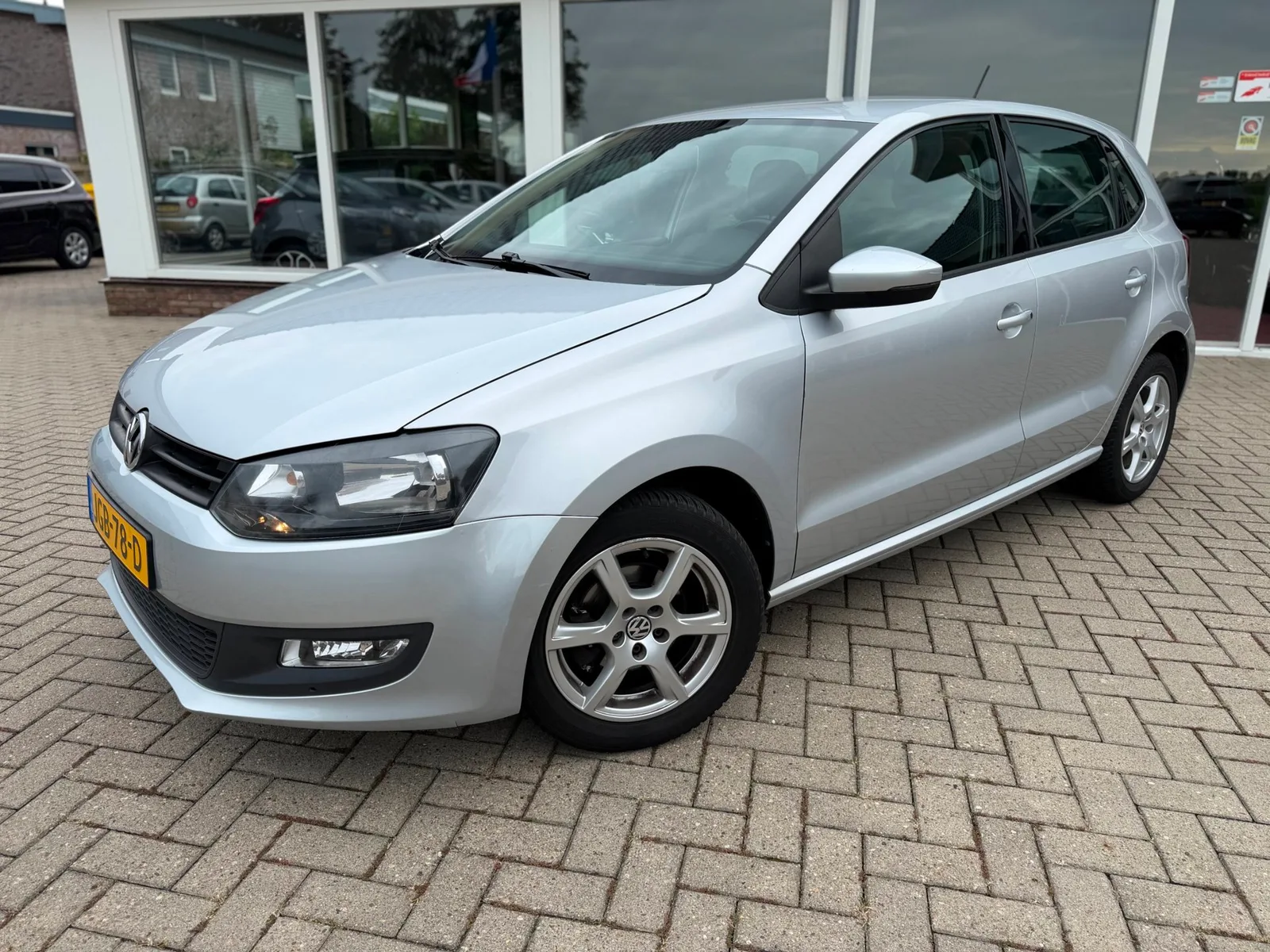 Volkswagen Polo (2013) — foto 1