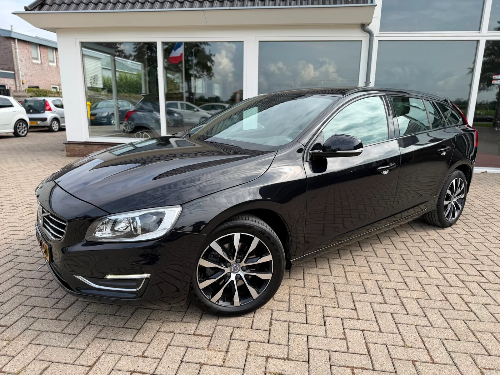 Volvo V60 (2018) — foto 1