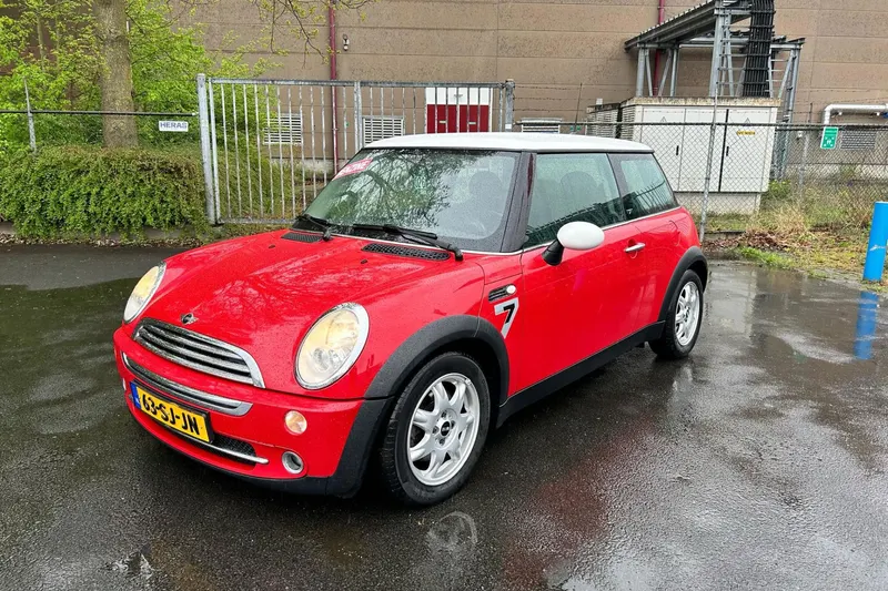 MINI Cooper (2006)