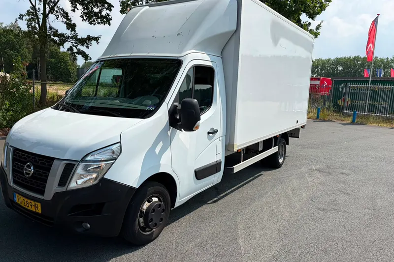 Nissan NV400 (2013)