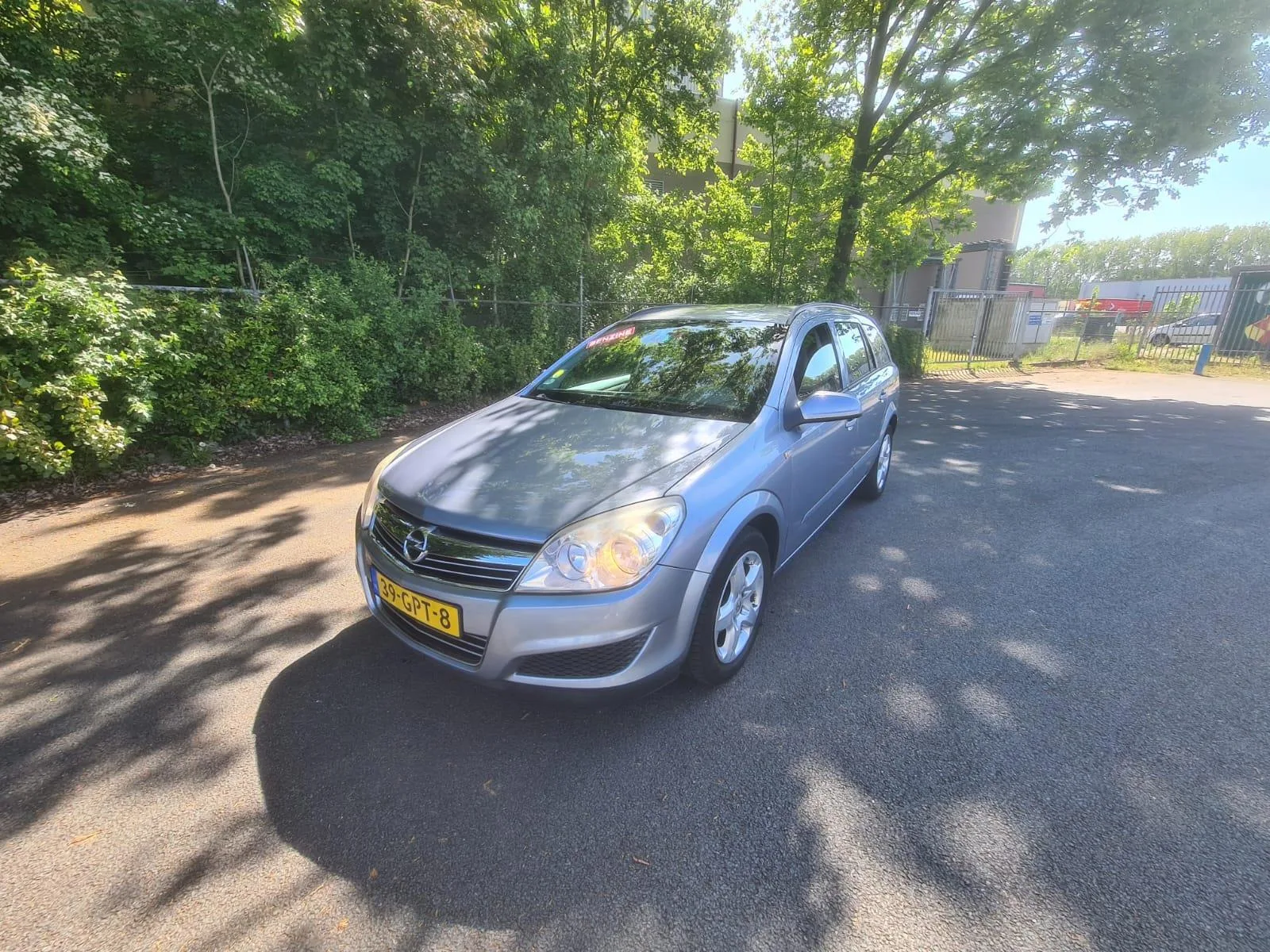 Opel Astra (2008) — foto 1
