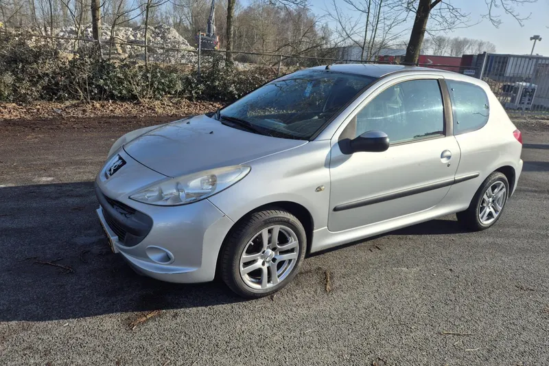 Peugeot 206+ (2009)