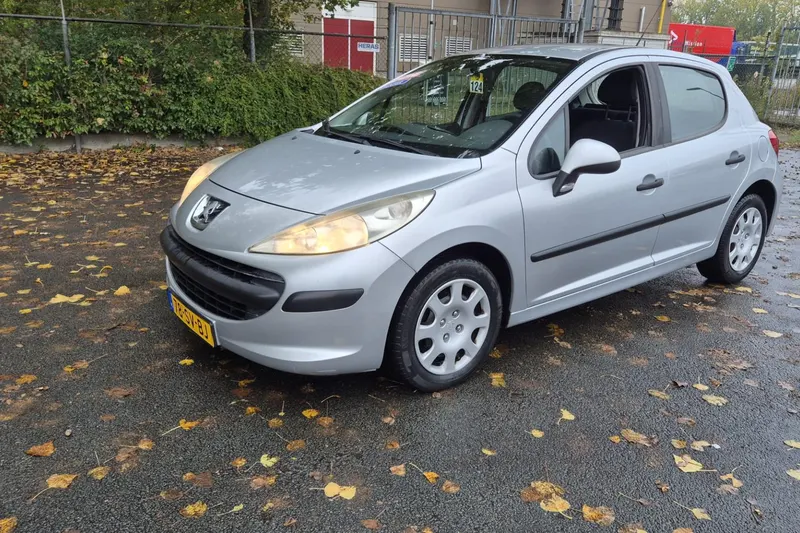 Peugeot 207 (2006)