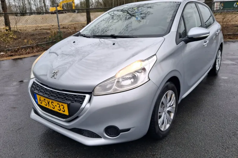 Peugeot 208 (2013)