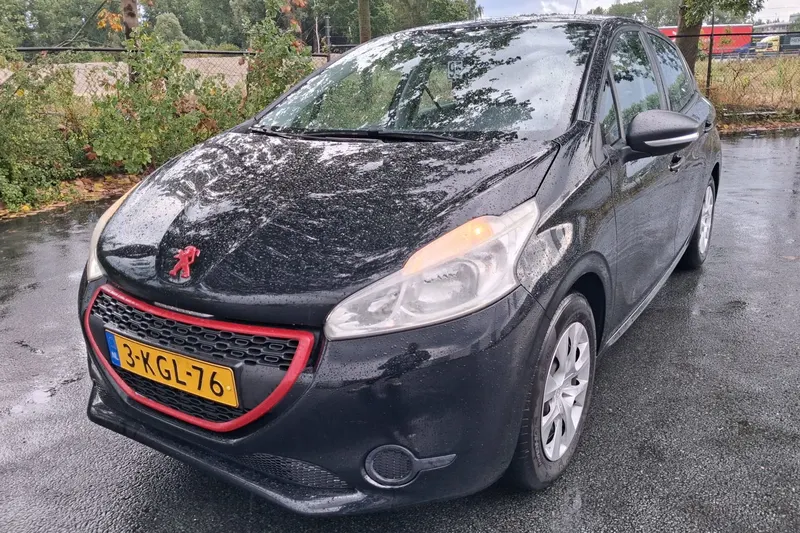 Peugeot 208 (2013)