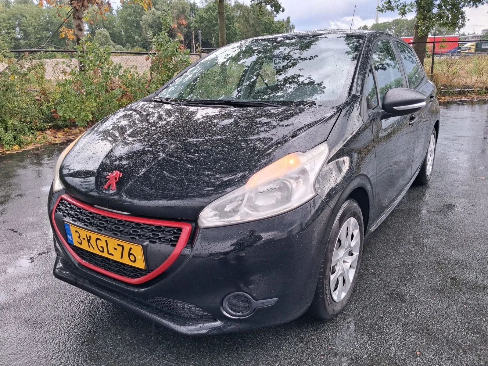 Peugeot 208 (2013) — foto 1