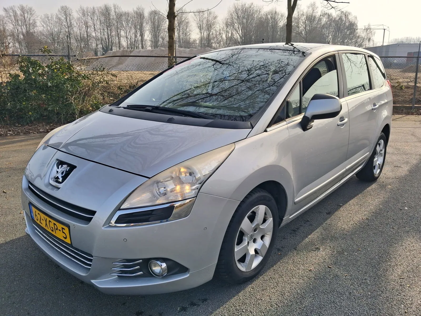 Peugeot 5008 (2012) — foto 1