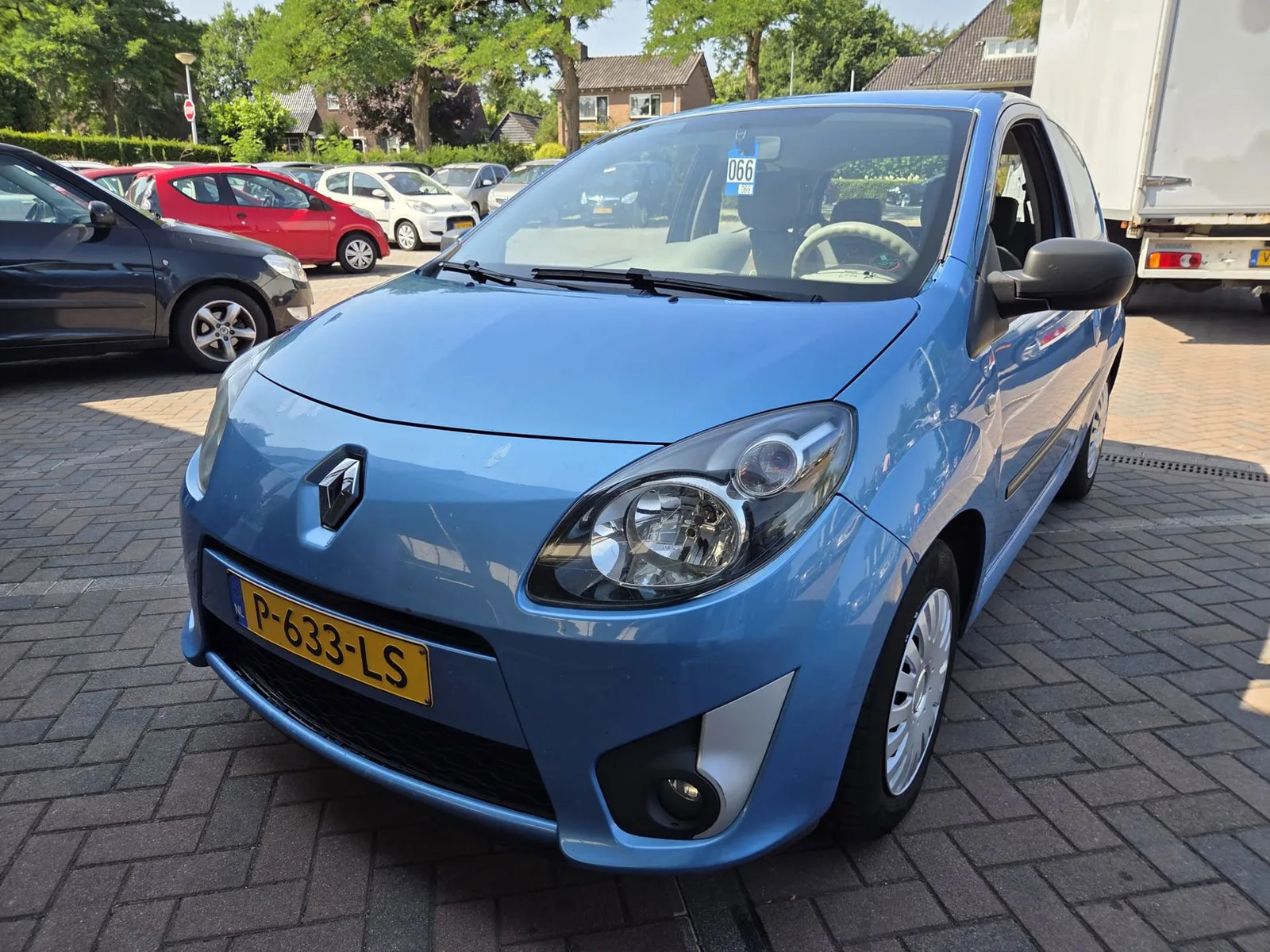 Renault Twingo (2011) — foto 1