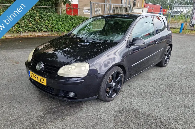 Volkswagen Golf (2004)