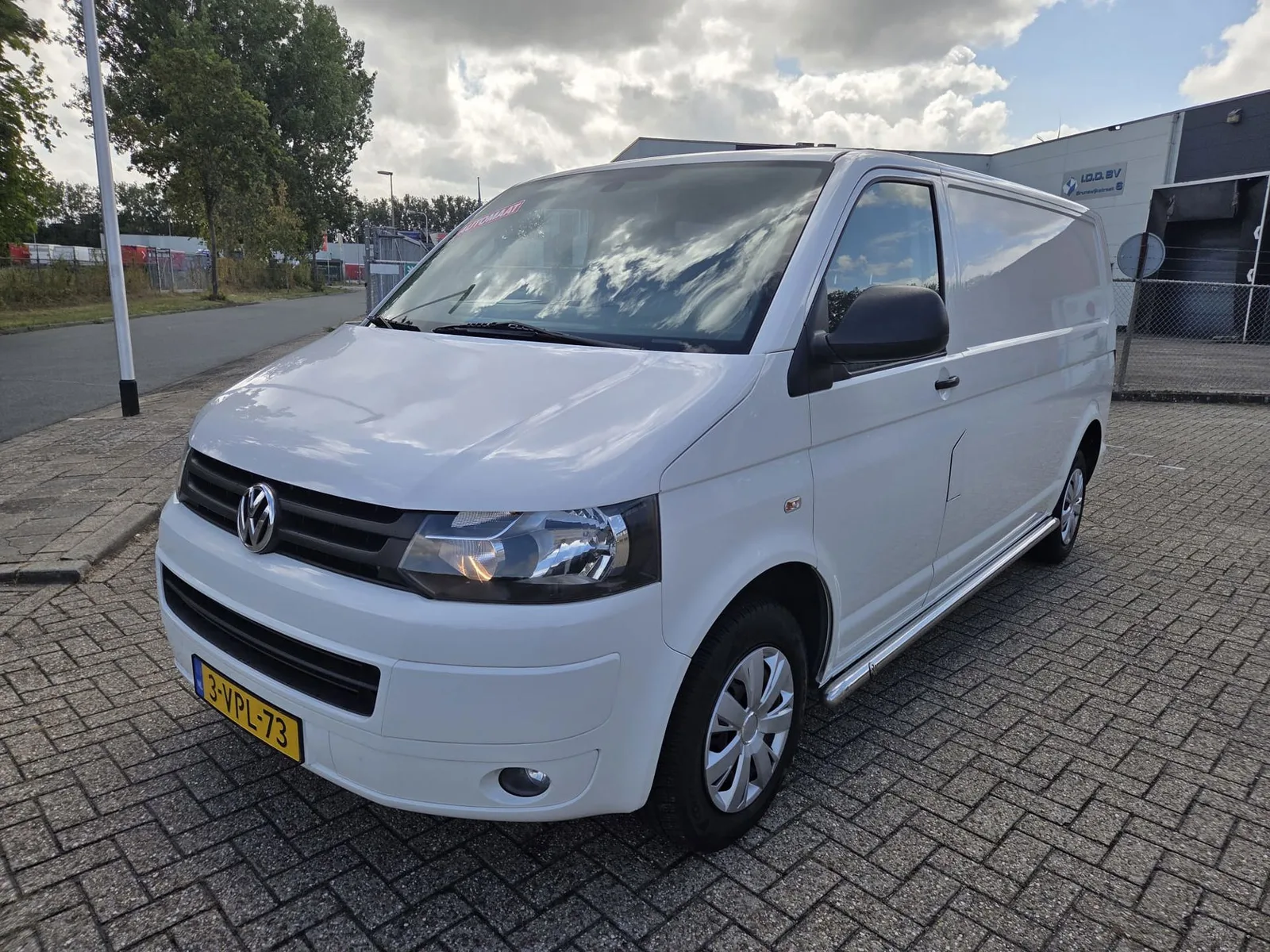 Volkswagen Transporter (2011) — foto 1