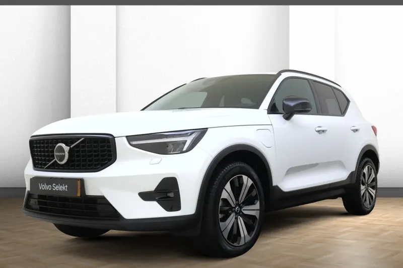 Volvo XC40 (2023)
