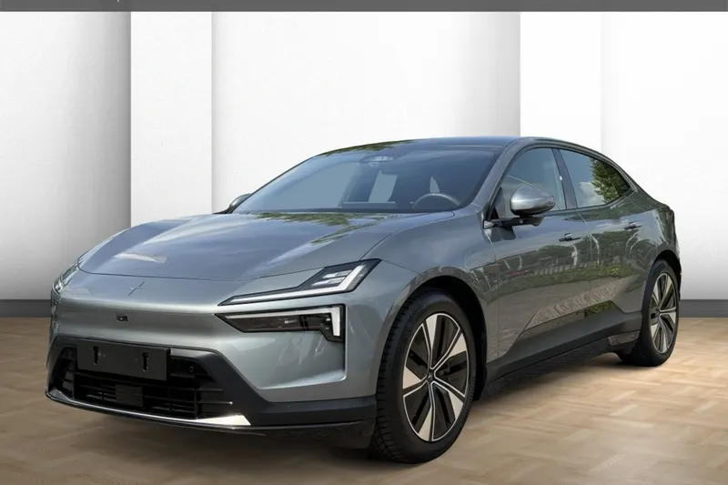 Polestar 4 (2024)