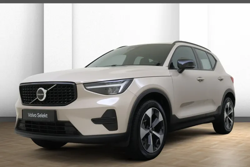 Volvo XC40 (2025)
