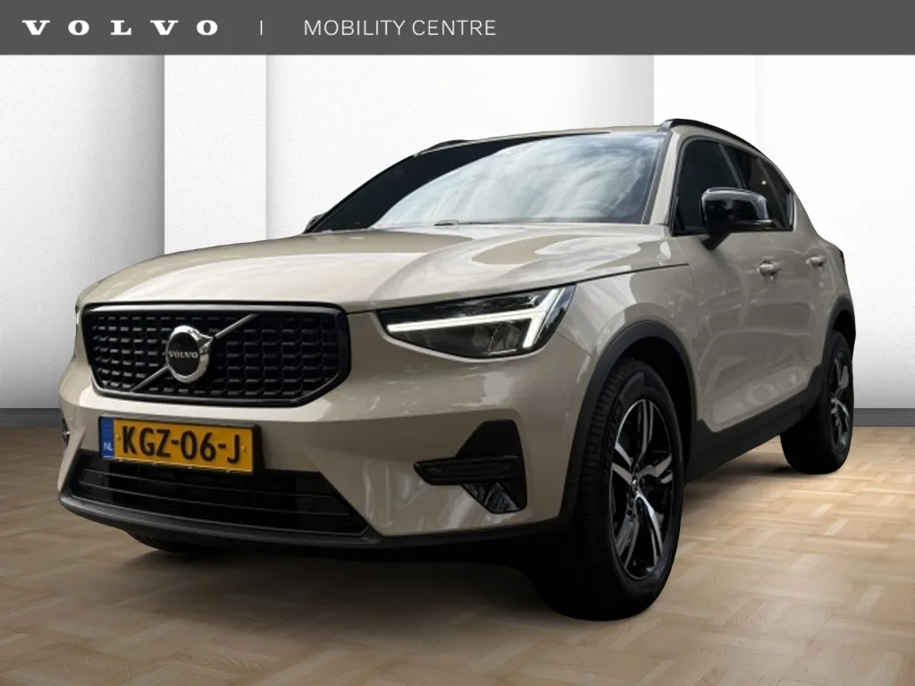 Volvo XC40 (2026) — foto 1