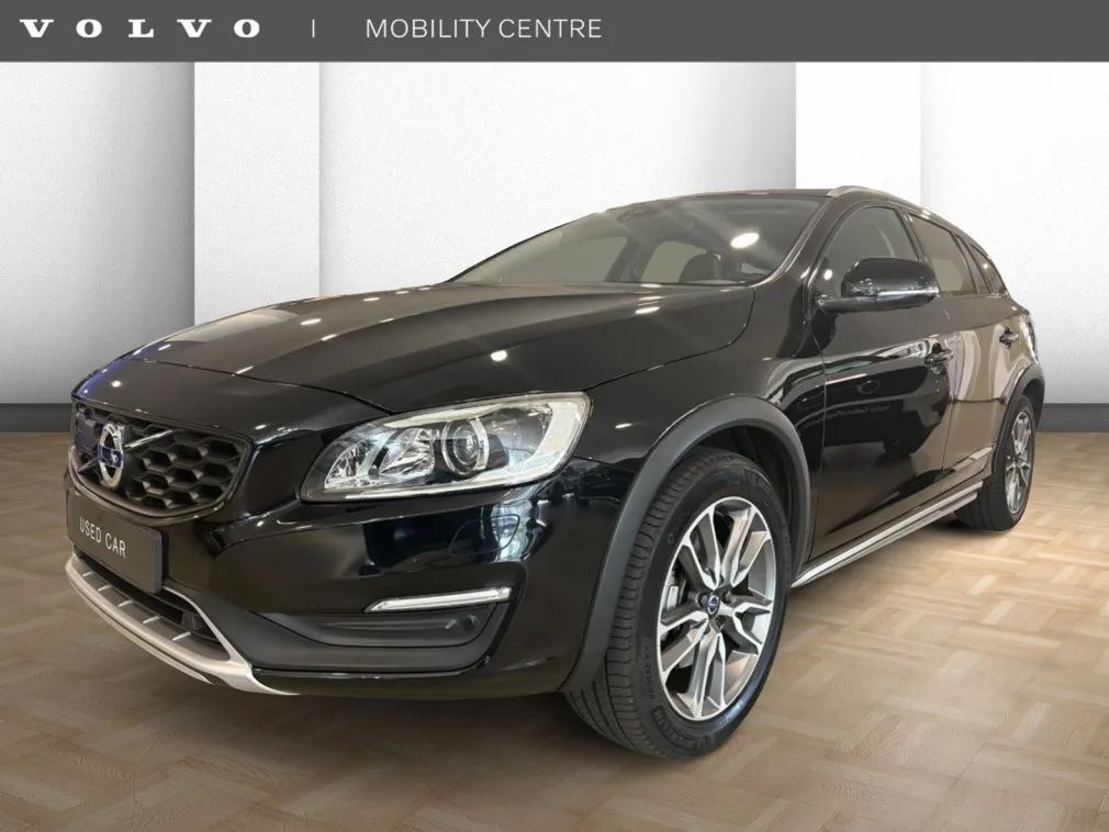 Volvo V60 Cross Country (2017) — foto 1