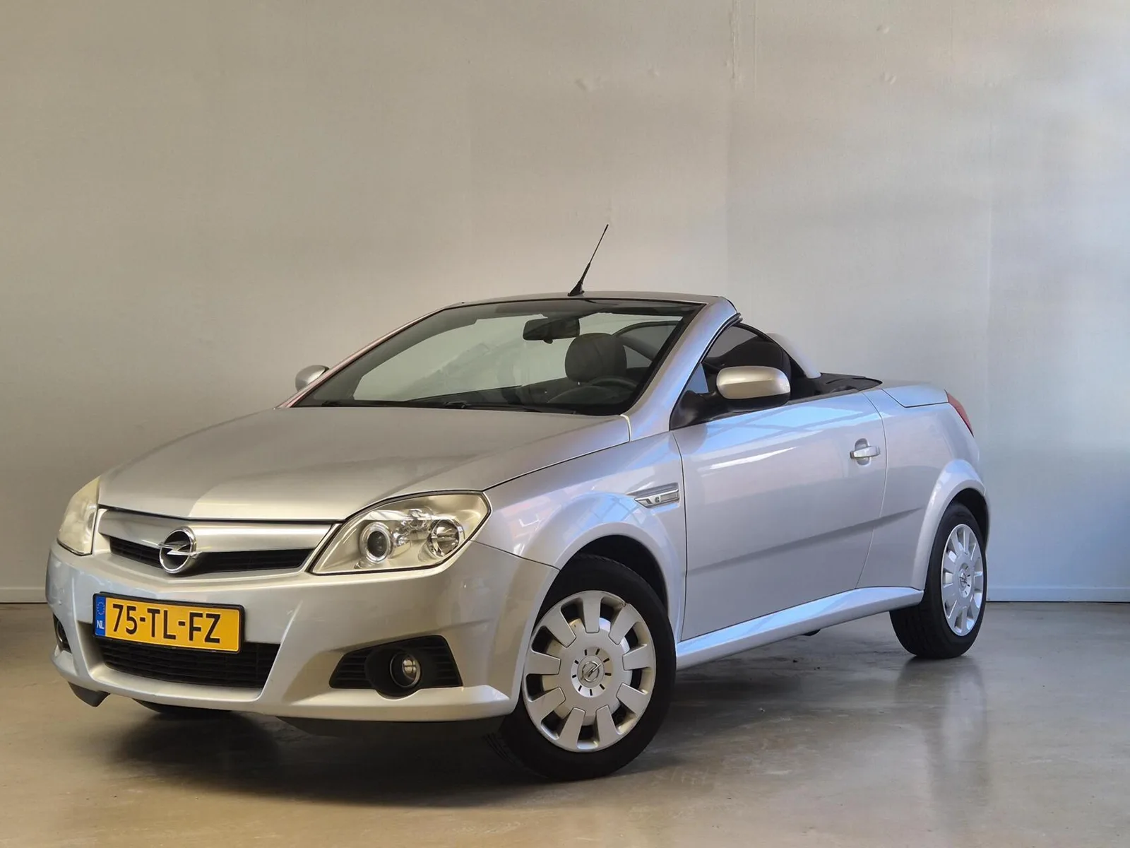 Opel Tigra (2006) — foto 1