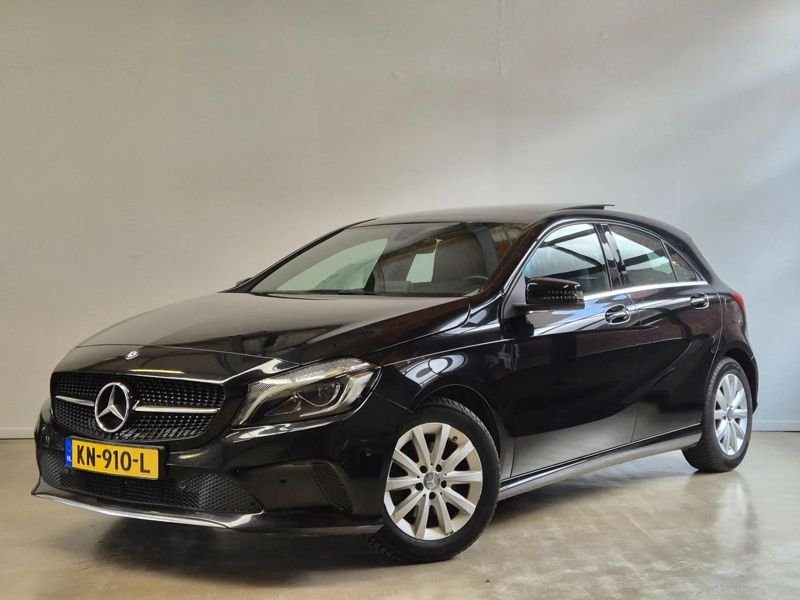 Mercedes-Benz A-Klasse (2016) — foto 1