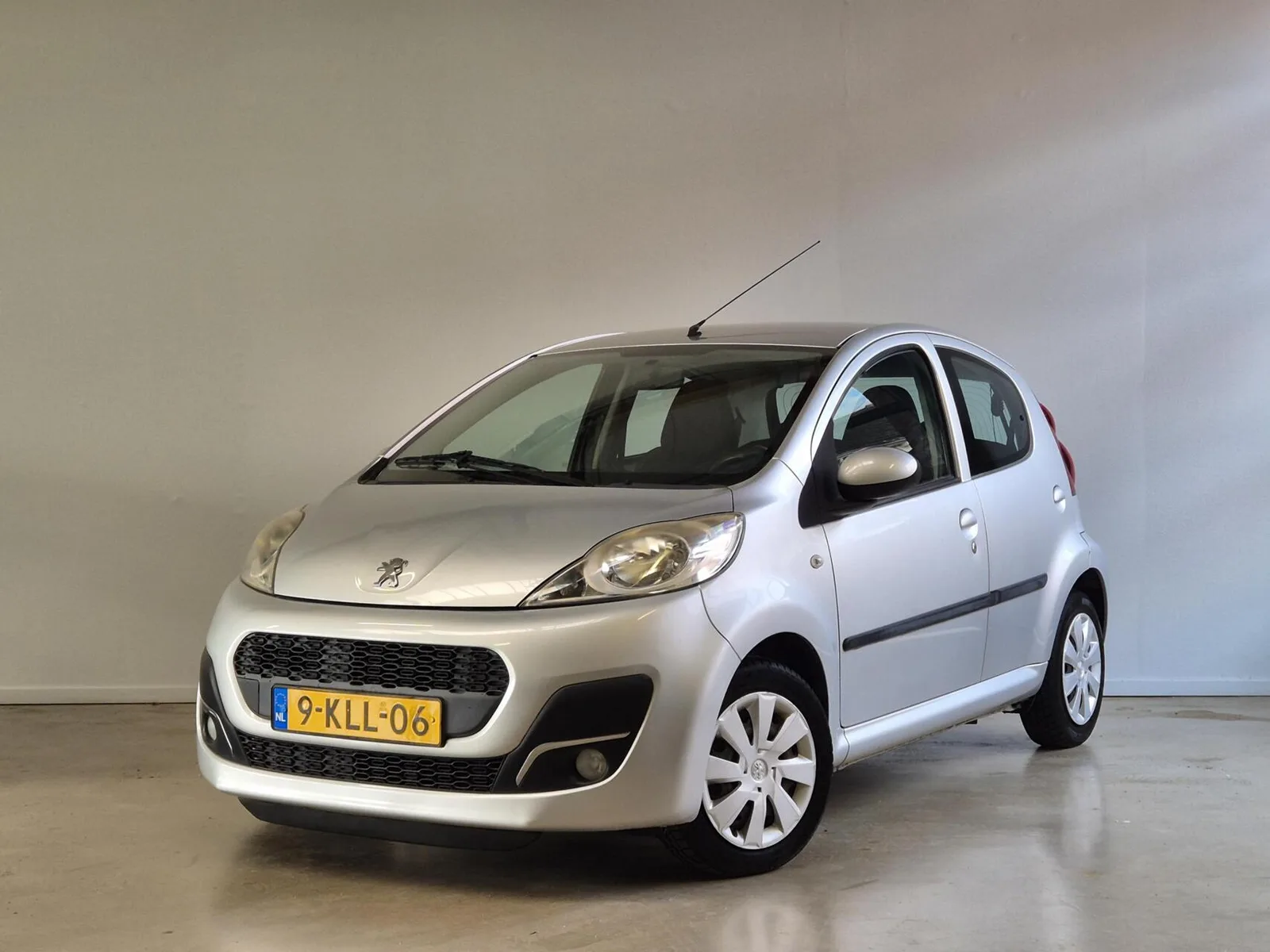 Peugeot 107 (2013) — foto 1