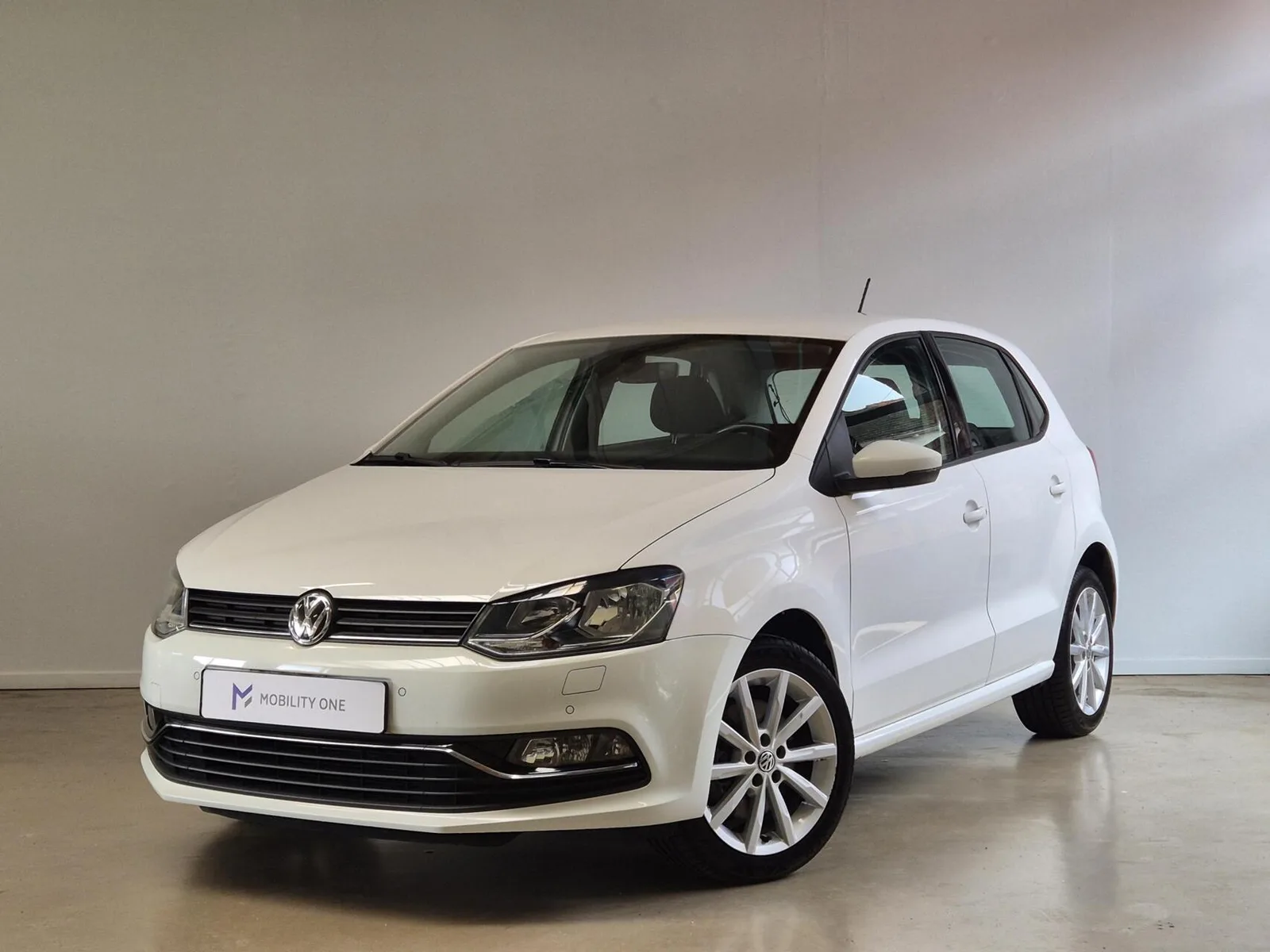 Volkswagen Polo (2015) — foto 1