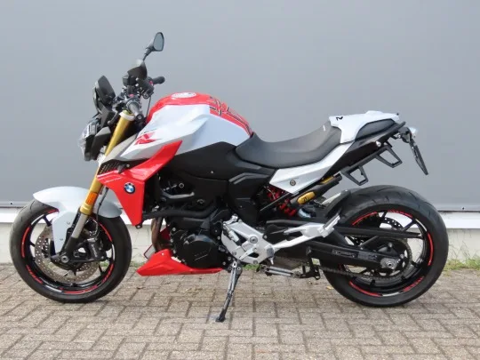 BMW F 900 R (2021) — foto 1