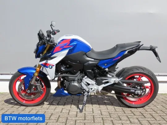 BMW F 900 R (2026) — foto 1
