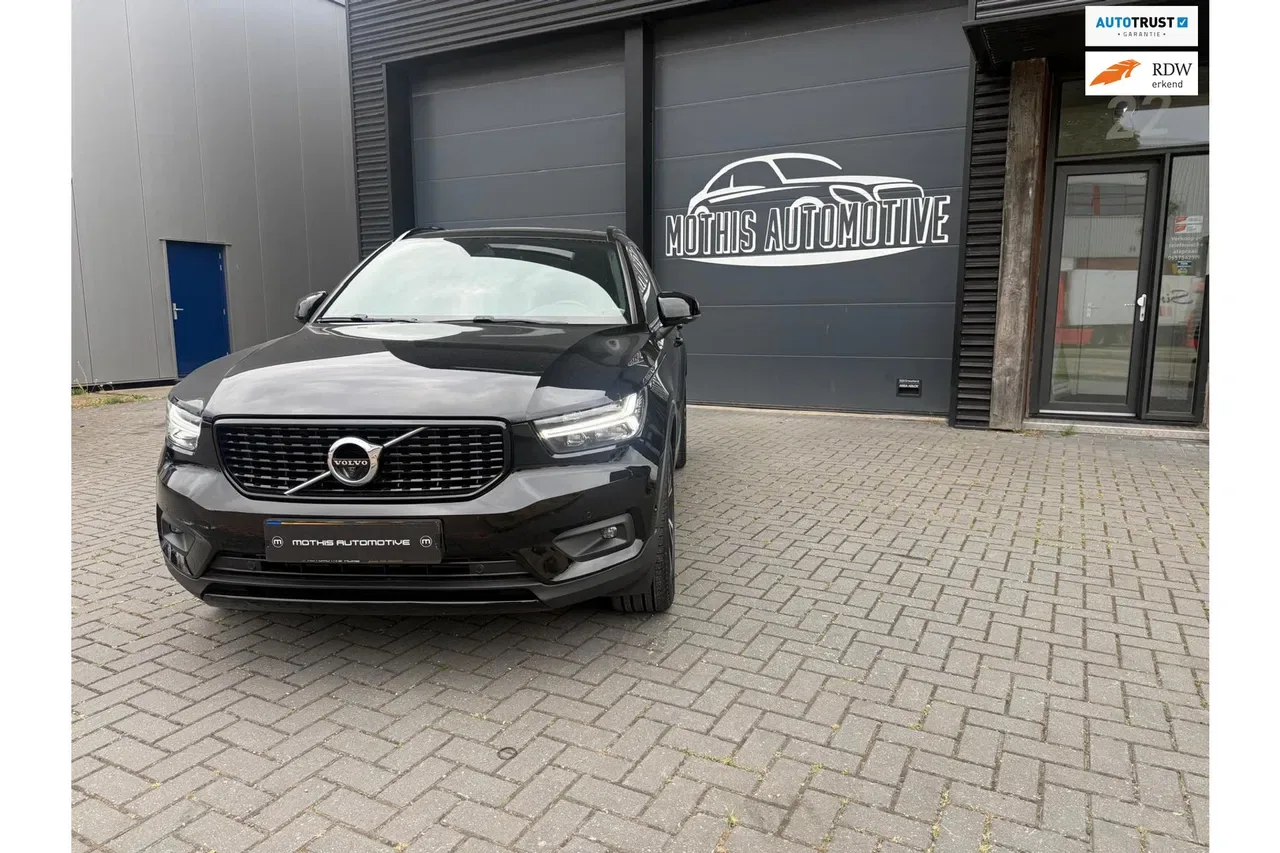 Volvo XC40 (2018) — foto 1