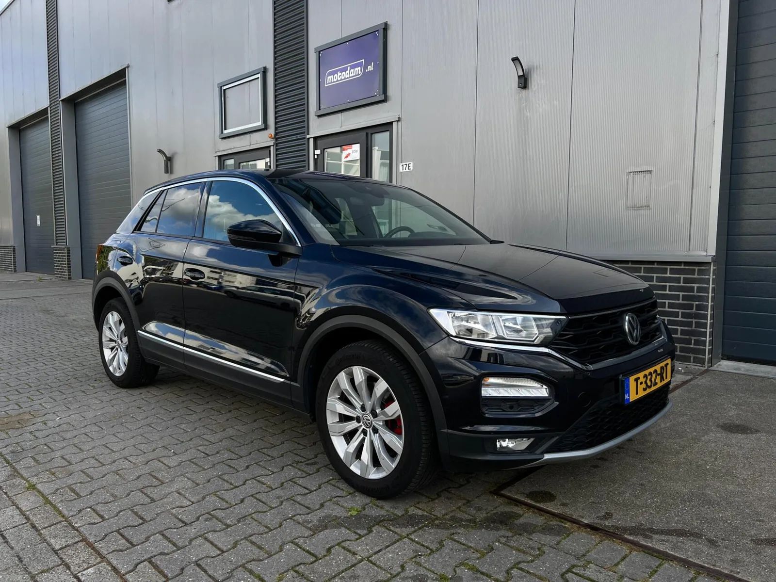 Volkswagen T-Roc (2019) — foto 1