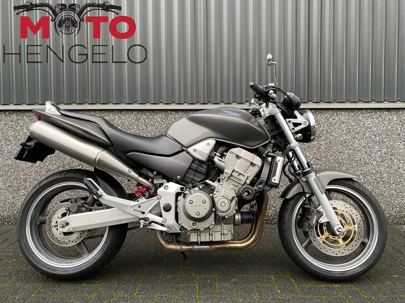 Honda CB 900 F Hornet (2004) — foto 1
