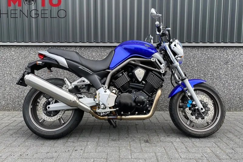 Yamaha 1100 BULLDOG (2002)