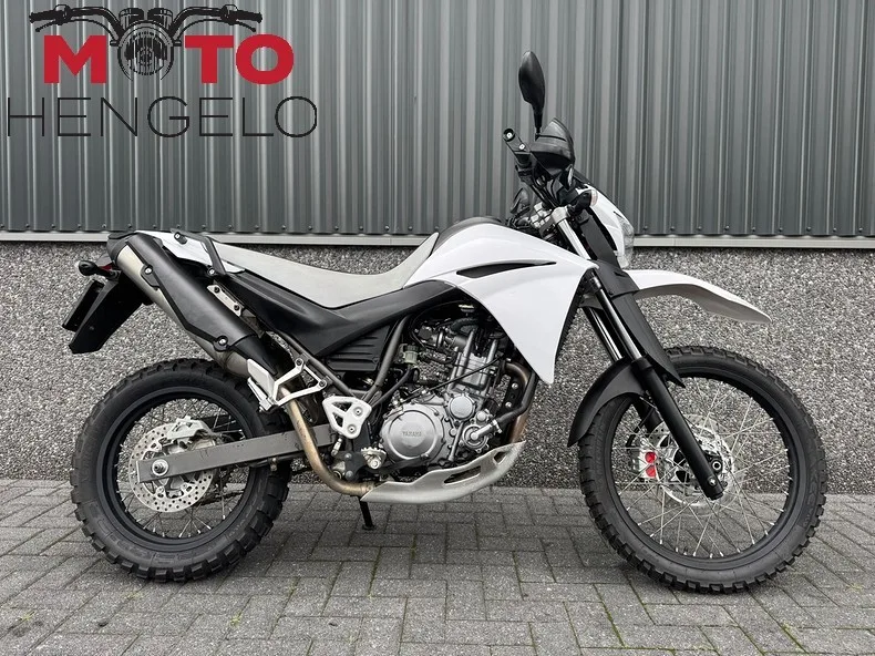 Yamaha 2012 (2012) — foto 1
