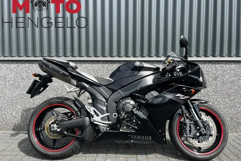 Yamaha R1 (2007)