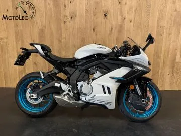 CFMoto 675SR-R (2026) — foto 1
