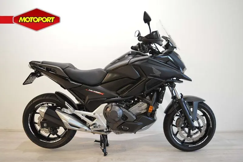 Honda NC750X (2016)