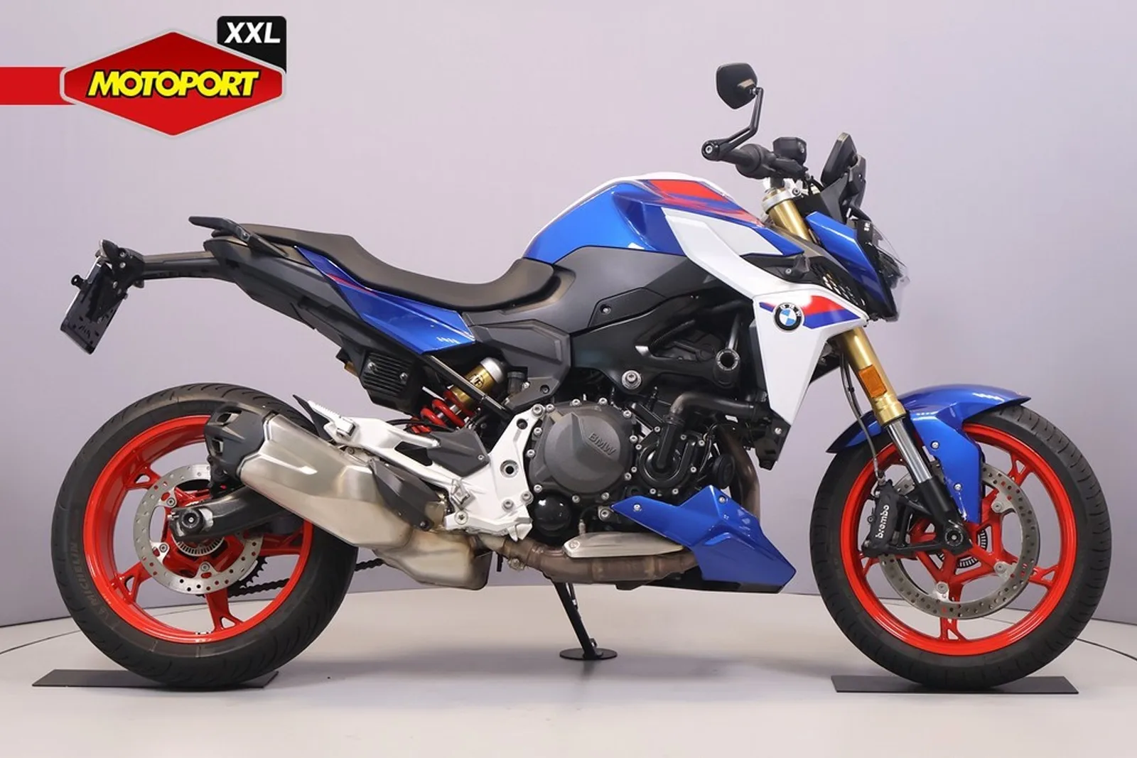 BMW F 900 R (2025) — foto 1
