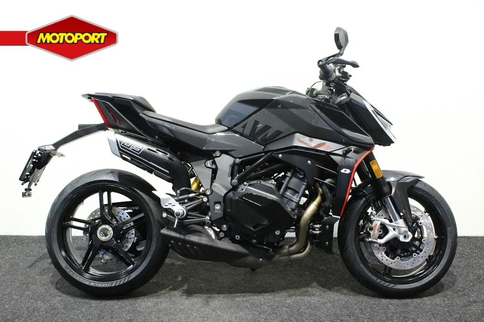QJ Motor SRK 921 (2026) — foto 1