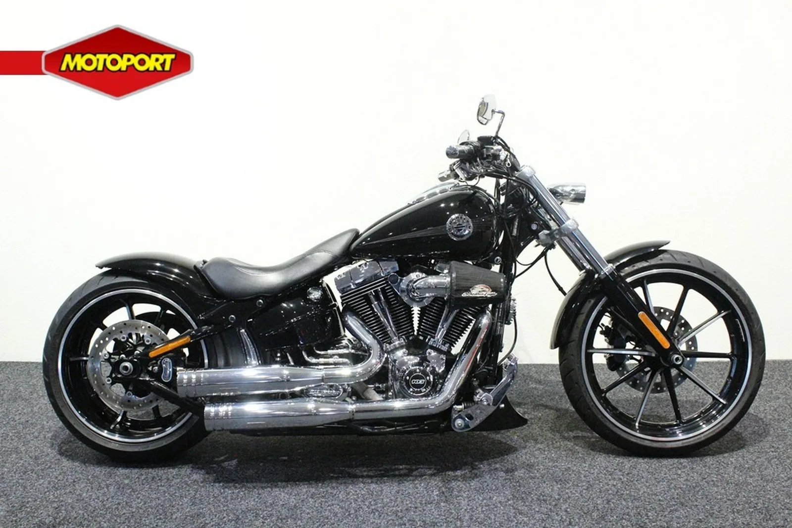 Harley-Davidson FXSB BREAK-OUT (2015) — foto 1