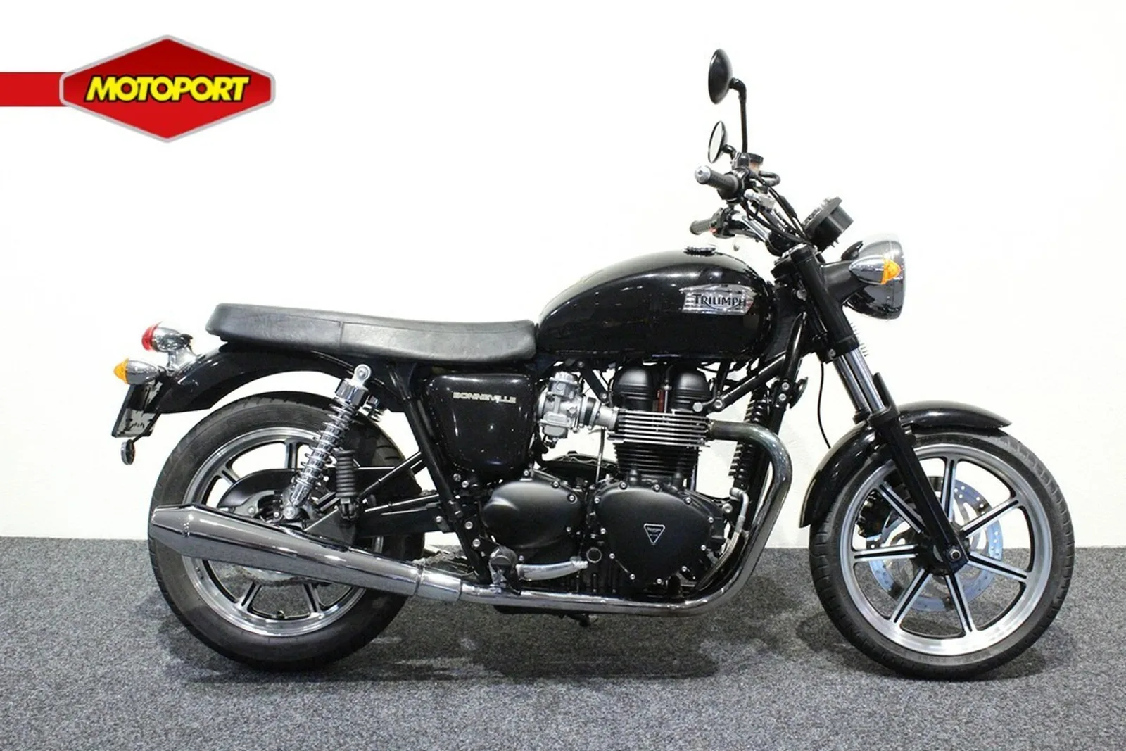 Triumph Bonneville T100 (2013) — foto 1