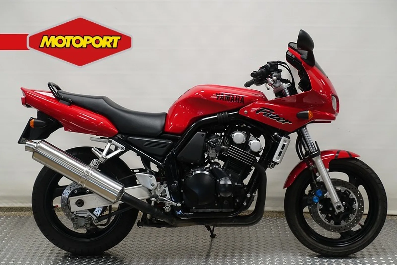 Yamaha FZS 600 (1998) — foto 1
