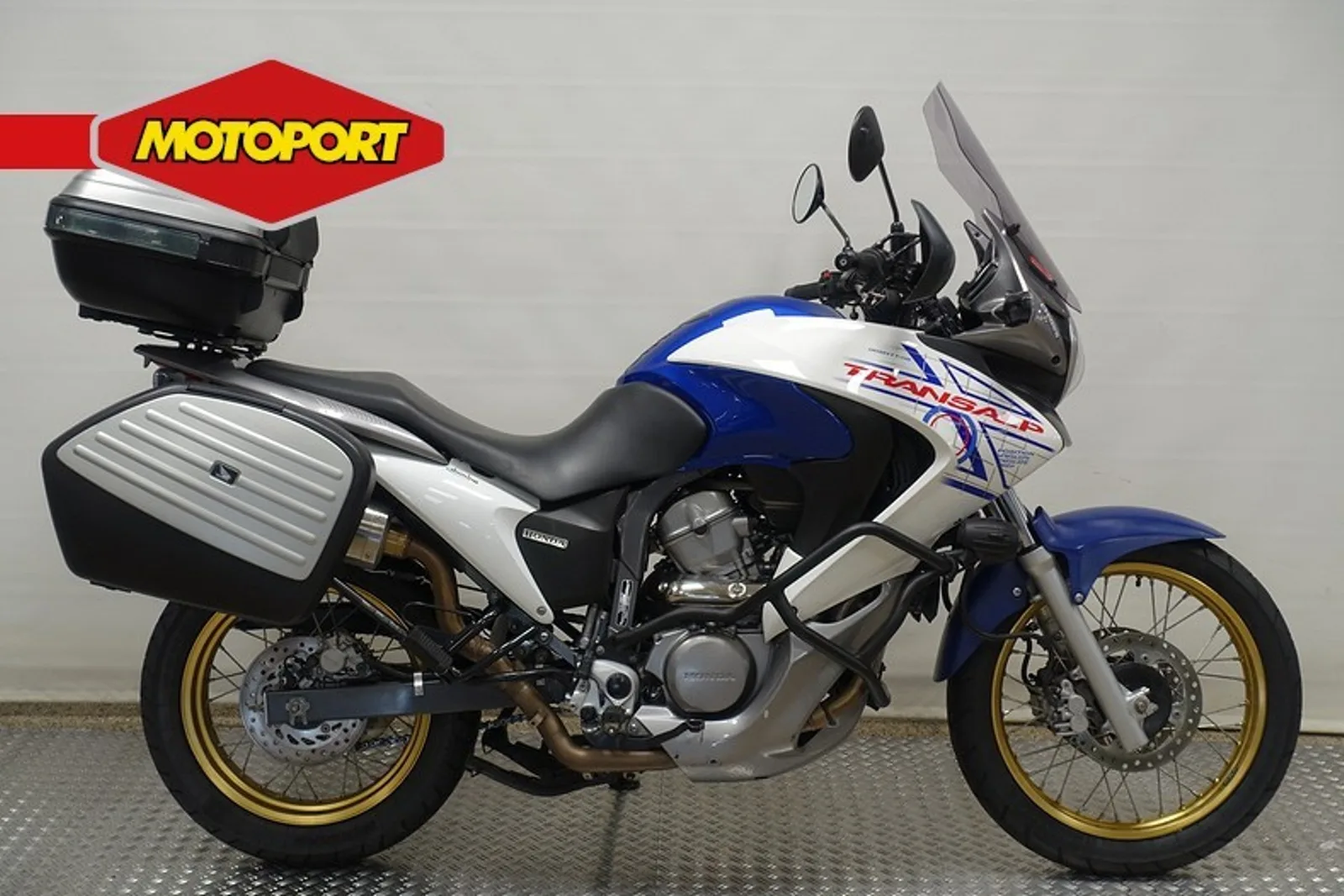 Honda XL 700 VA (2010) — foto 1