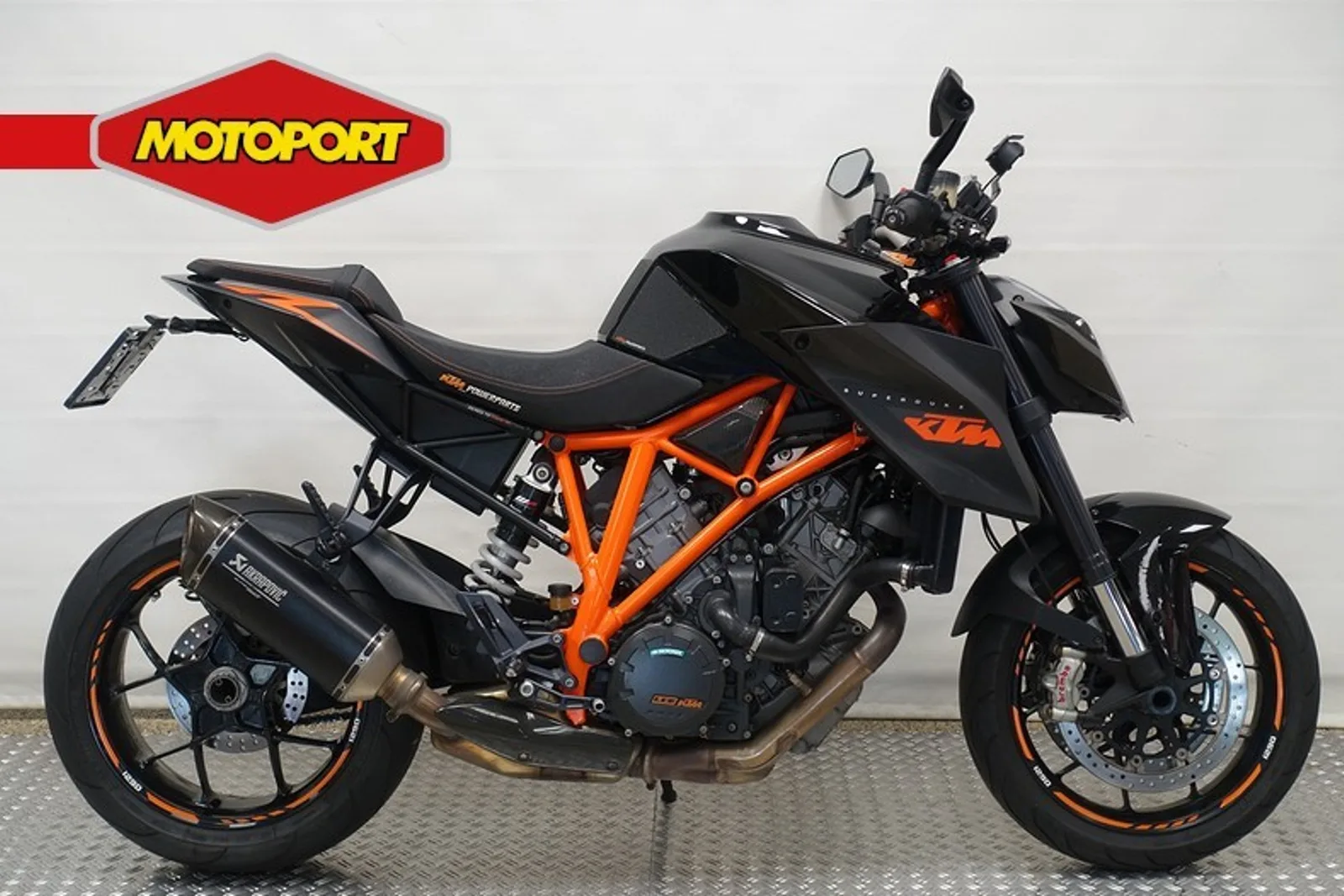 KTM 1290 SuperDuke R (2014) — foto 1