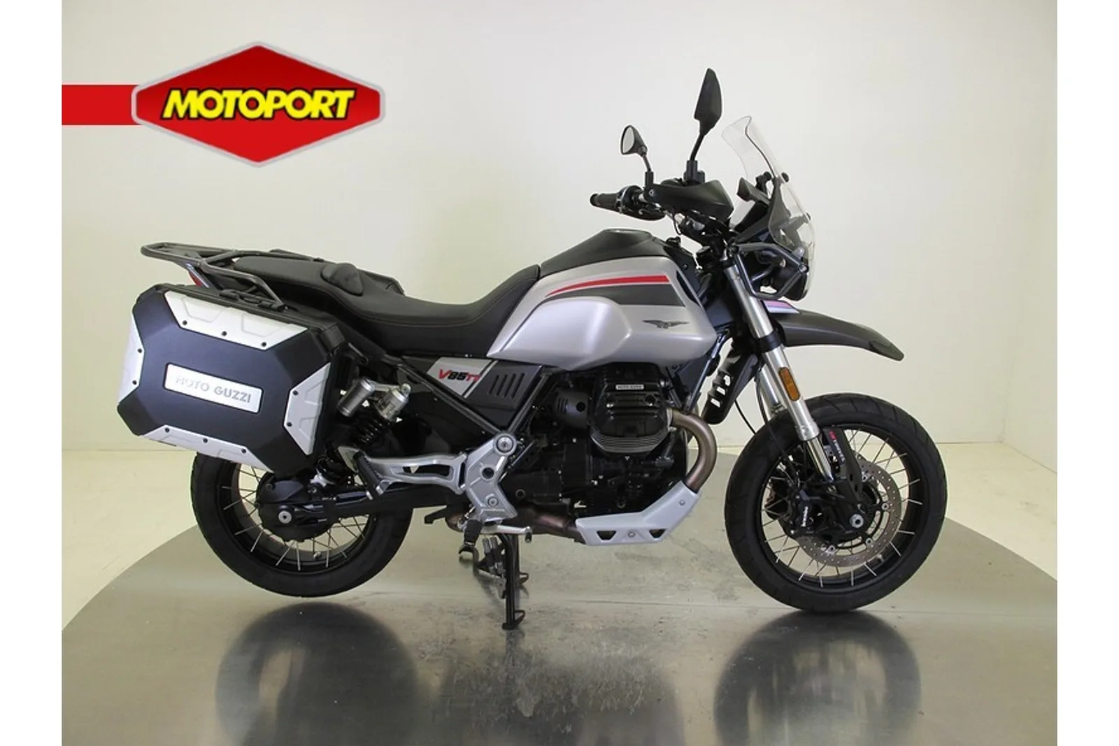 Moto Guzzi V85 TT Travel (2022) — foto 1