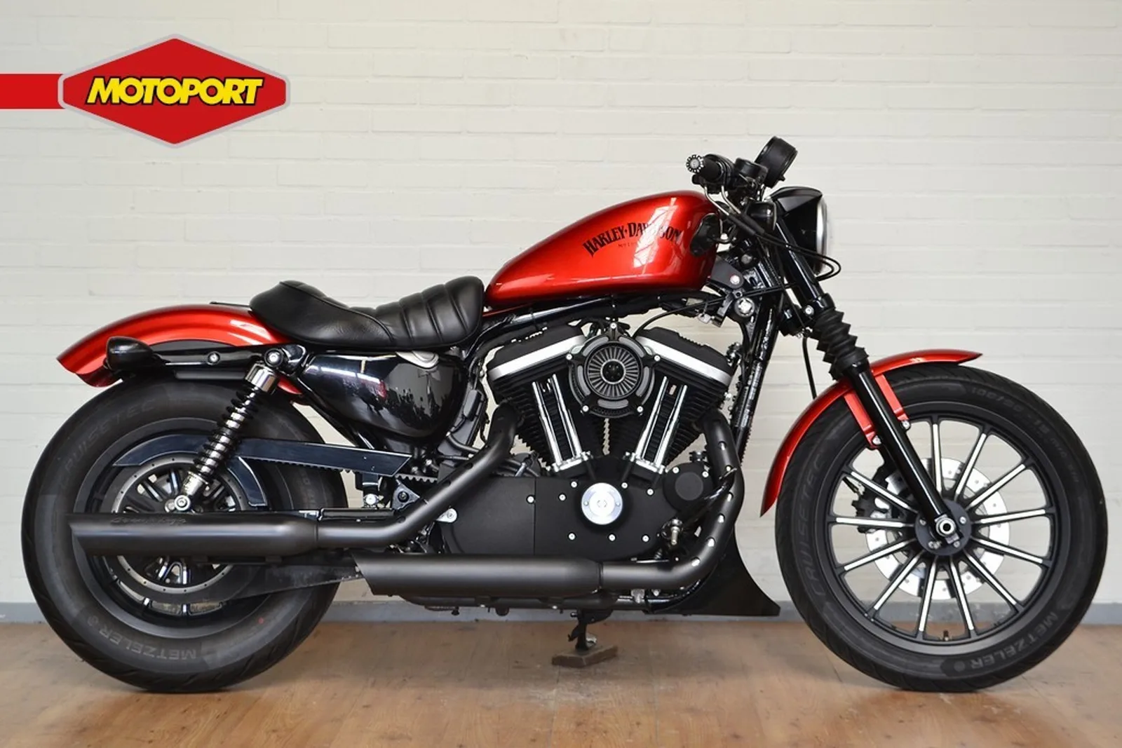 Harley-Davidson 883 IRON (2013) — foto 1
